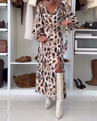 Mara™ | Elegante jurk met V-hals en verleidelijke print