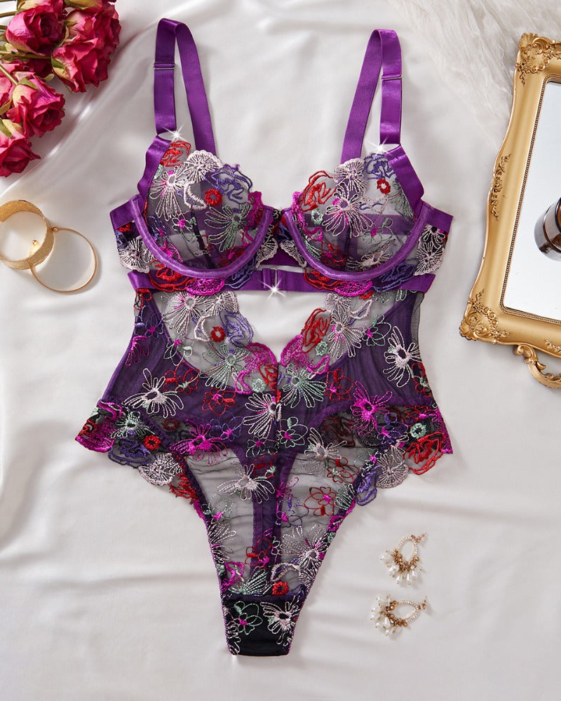Monica™ | Elegante Mesh Lingerieset met Bloemenborduursel & Cut-Out Accenten
