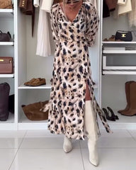 Mara™ | Elegante jurk met V-hals en verleidelijke print