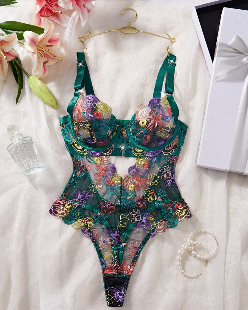 Monica™ | Elegante Mesh Lingerieset met Bloemenborduursel & Cut-Out Accenten