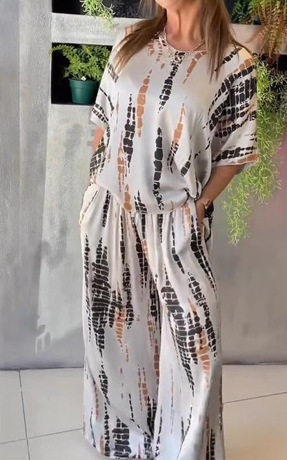 NOVERA™ | Casual tweedelig pak van satijn met ronde hals