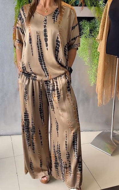 NOVERA™ | Casual tweedelig pak van satijn met ronde hals