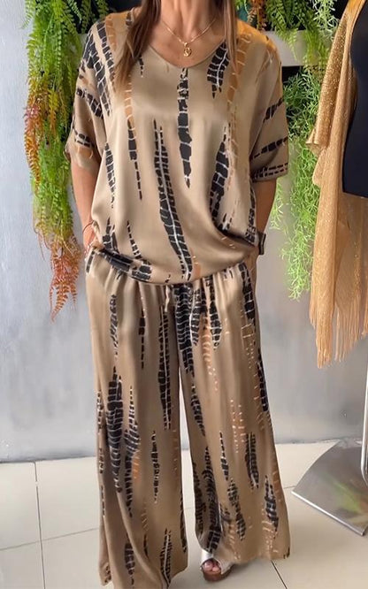 NOVERA™ | Casual tweedelig pak van satijn met ronde hals