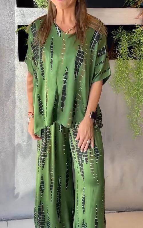 NOVERA™ | Casual tweedelig pak van satijn met ronde hals